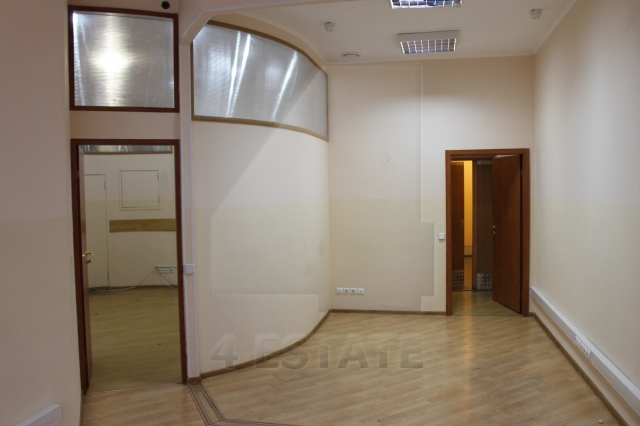 Аренда офисов в офисном здании м. Киевская.