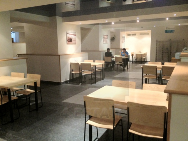Аренда офисов и помещения под кафе-столовую в бизнес-центре класса В+ "Ривер Плейс", м. Павелецкая.