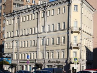 Продажа презентабельного бизнес центра класса В+, м.Полянка.