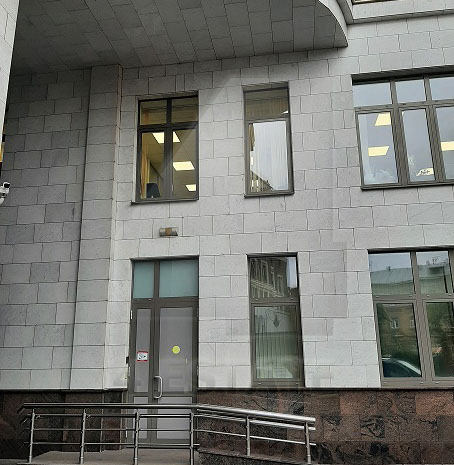 Представительский офис с отдельным входом в элитном комплексе, м.Полянка.