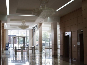 Предлагается аренда офисных и торговых помещений в престижном бизнес центре "Варшавская Плаза" м. Нагатинская.