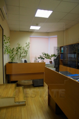 Двухуровневое помещение с отдельным входом, м.Достоевская.